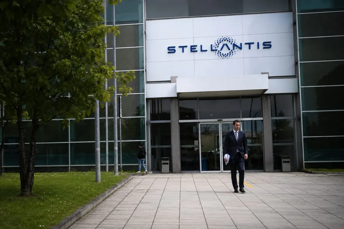 Stellantis Unveils 2030 Strategy Amid Cash Flow Concerns