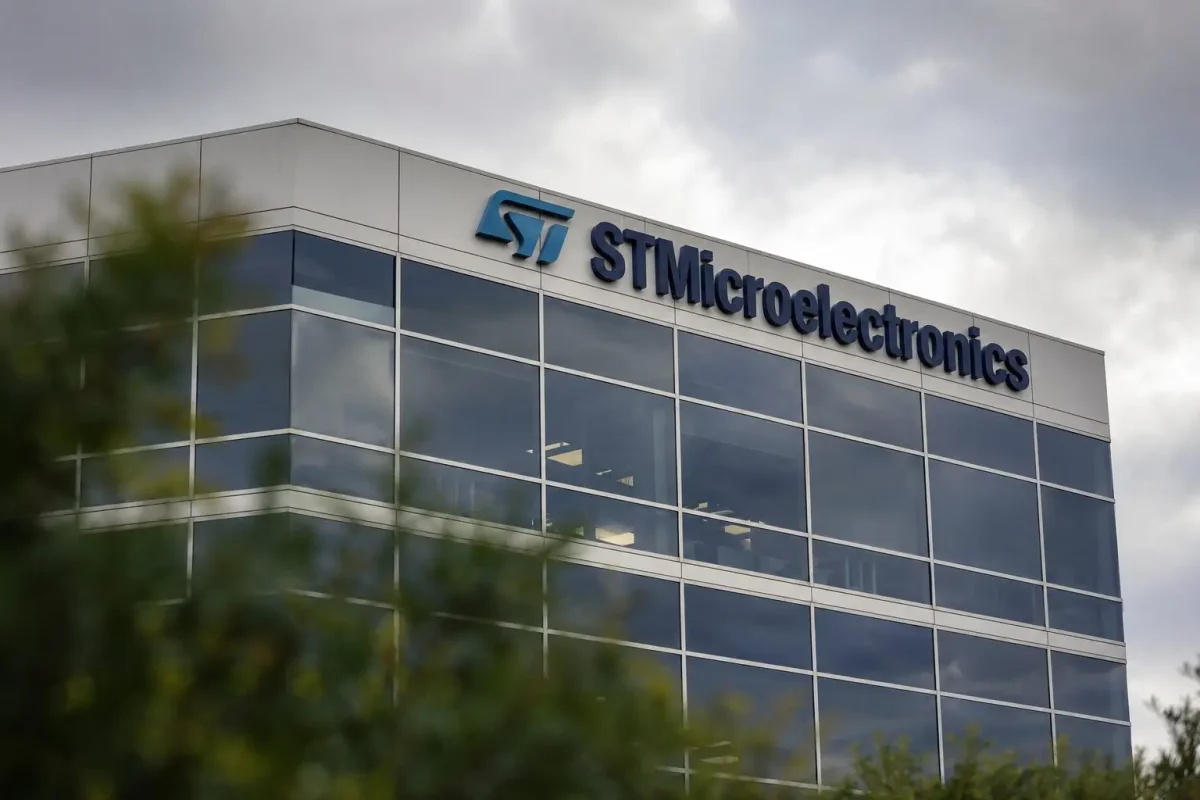 STMicroelectronics Retreats After AI-Fueled Rally; ECB Decision Looms