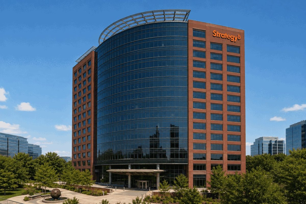 Strategy's 33% Rebound Faces $2B Dilution Test