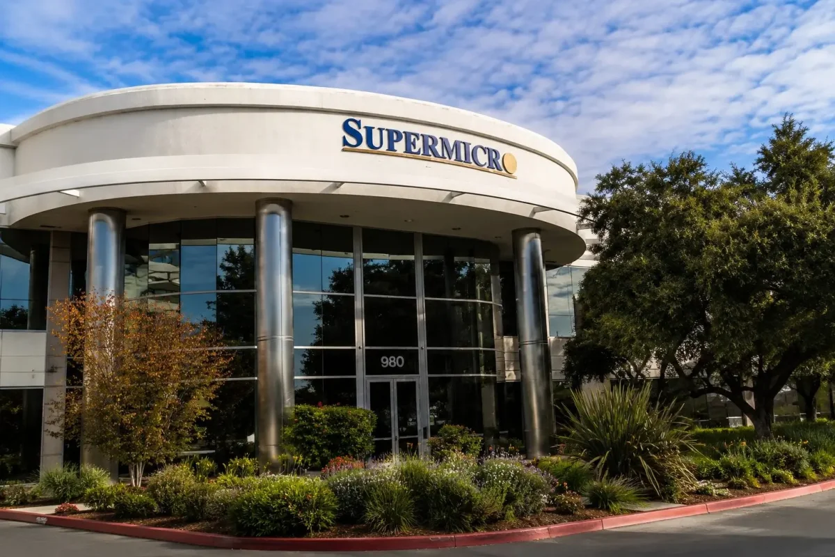 Super Micro Computer Climbs 9% Amid AI Hardware Rally Ahead of Nvidia Earnings