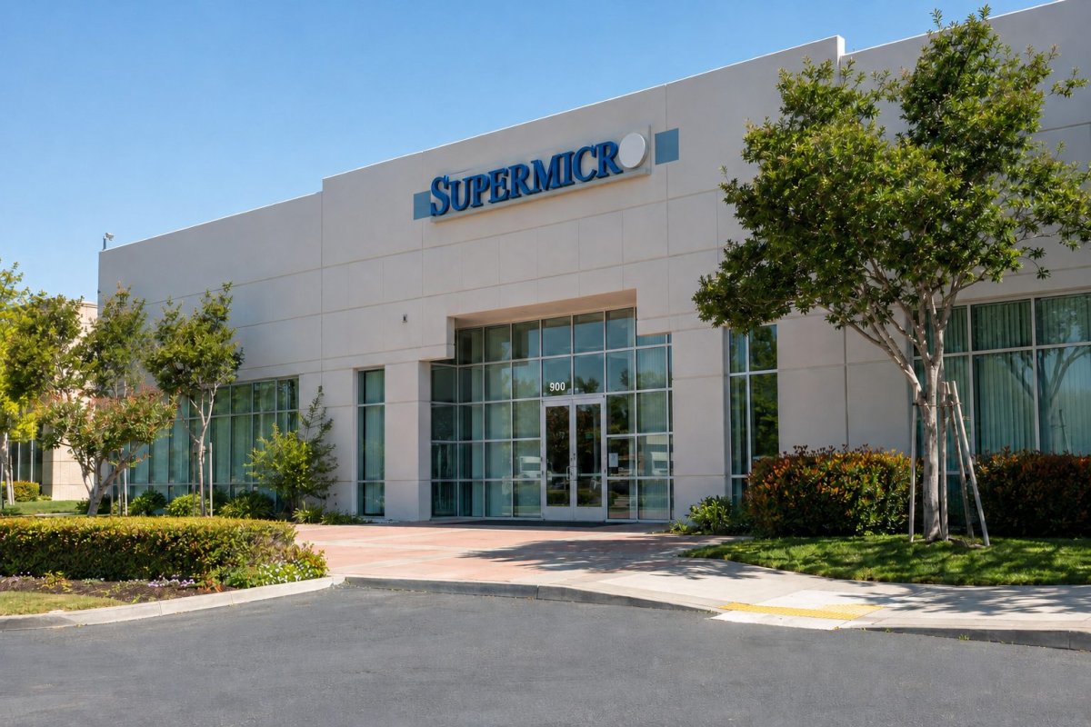 Super Micro Stock Climbs on Robust Sales Outlook, Margin Squeeze Lingers