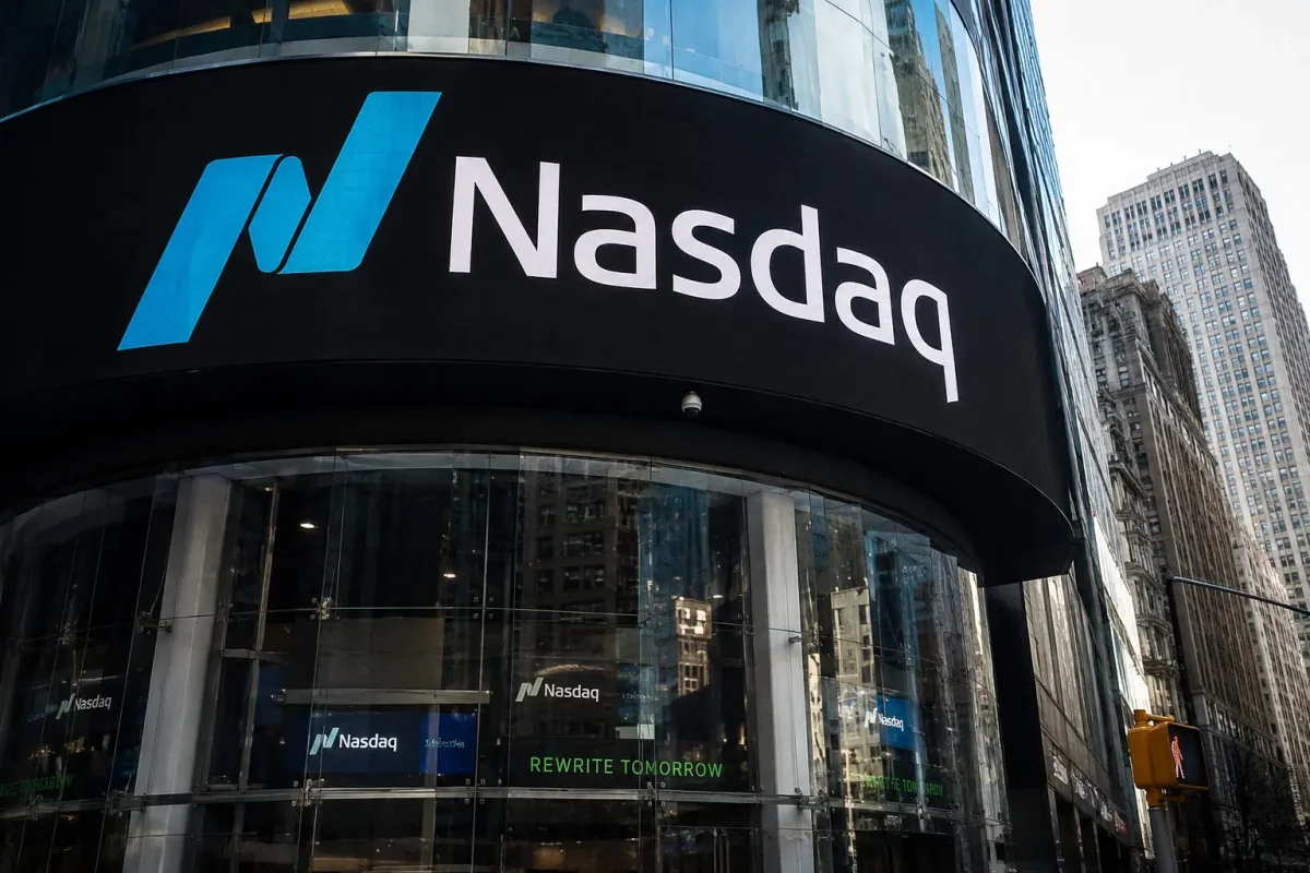 Tech Futures Climb as Investors Eye Key Inflation Data