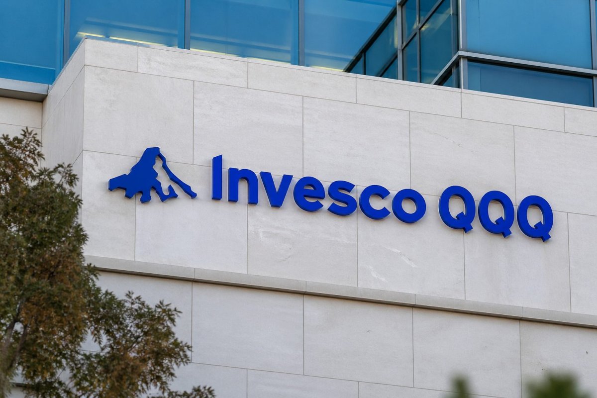 Tech Giants' Earnings Propel QQQ Gains