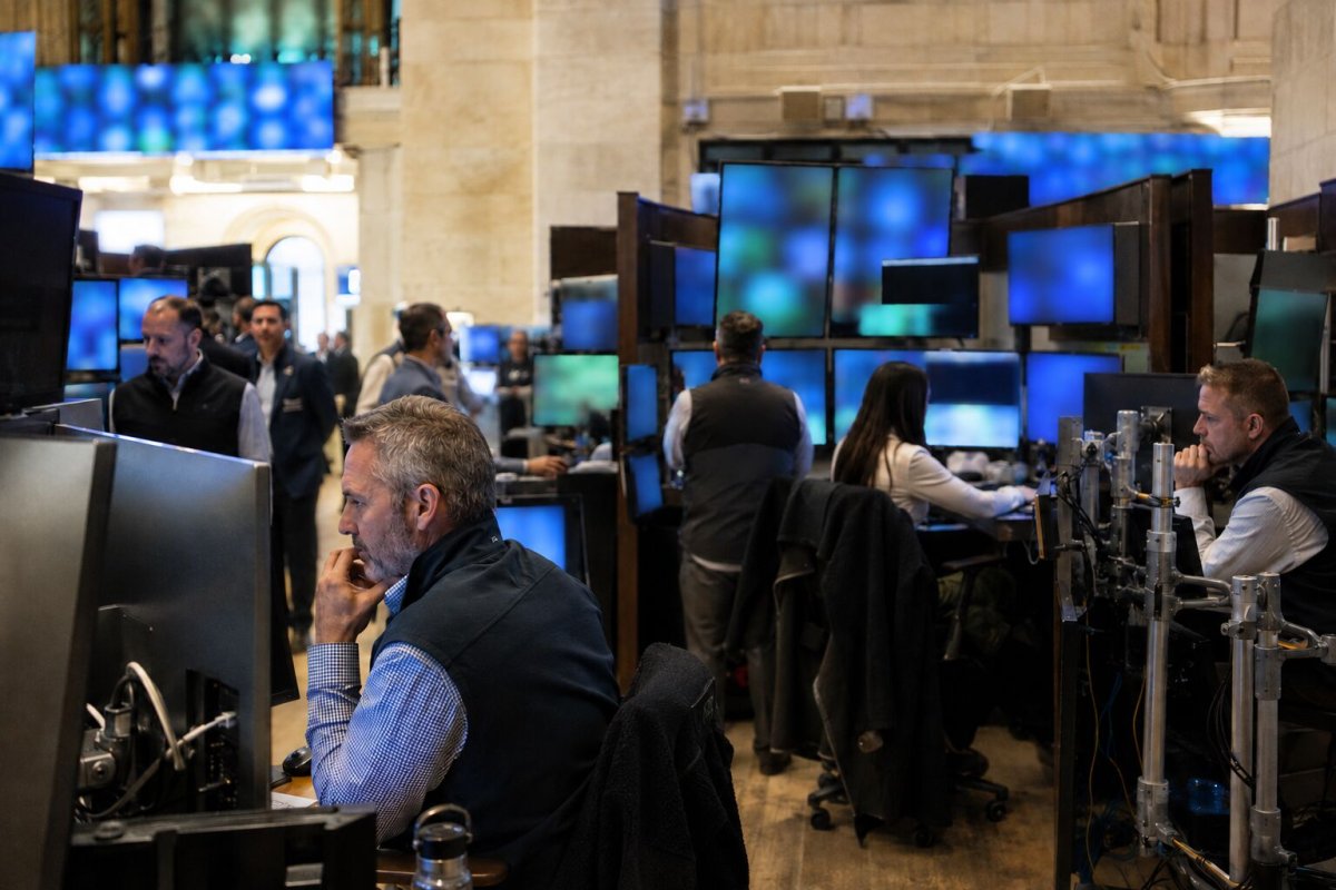 Tech-Led Rally Lifts Nasdaq 1.4% as Treasury Yields Slide