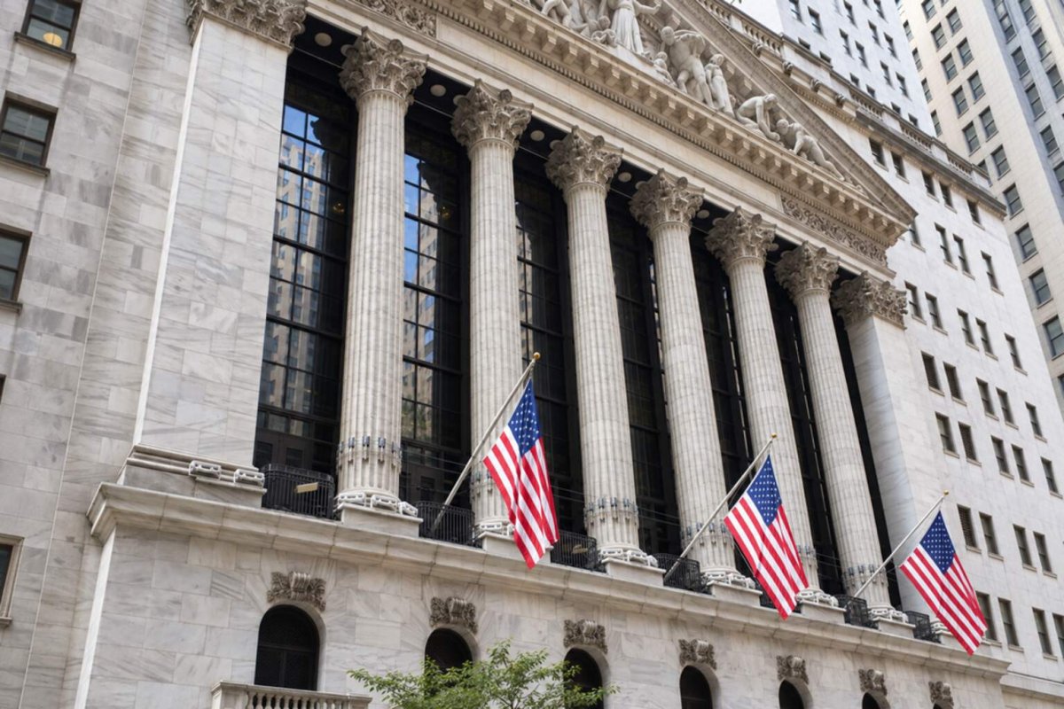 Tech Rally Lifts Nasdaq as Oil Slump Eases Rate Anxiety