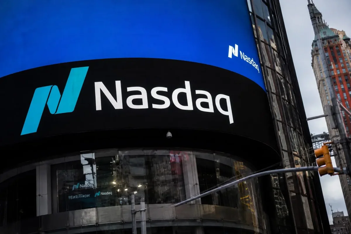 Tech Selloff Deepens Ahead of CPI, IPOs; Nasdaq Slides 1.2%
