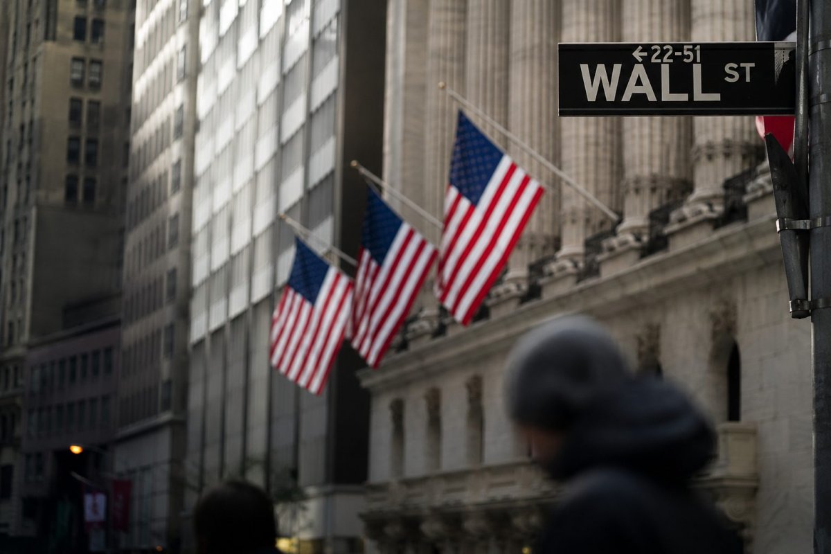 Tech Selloff Deepens as Chip Index Plunges 5.3%; Jobs Data in Focus