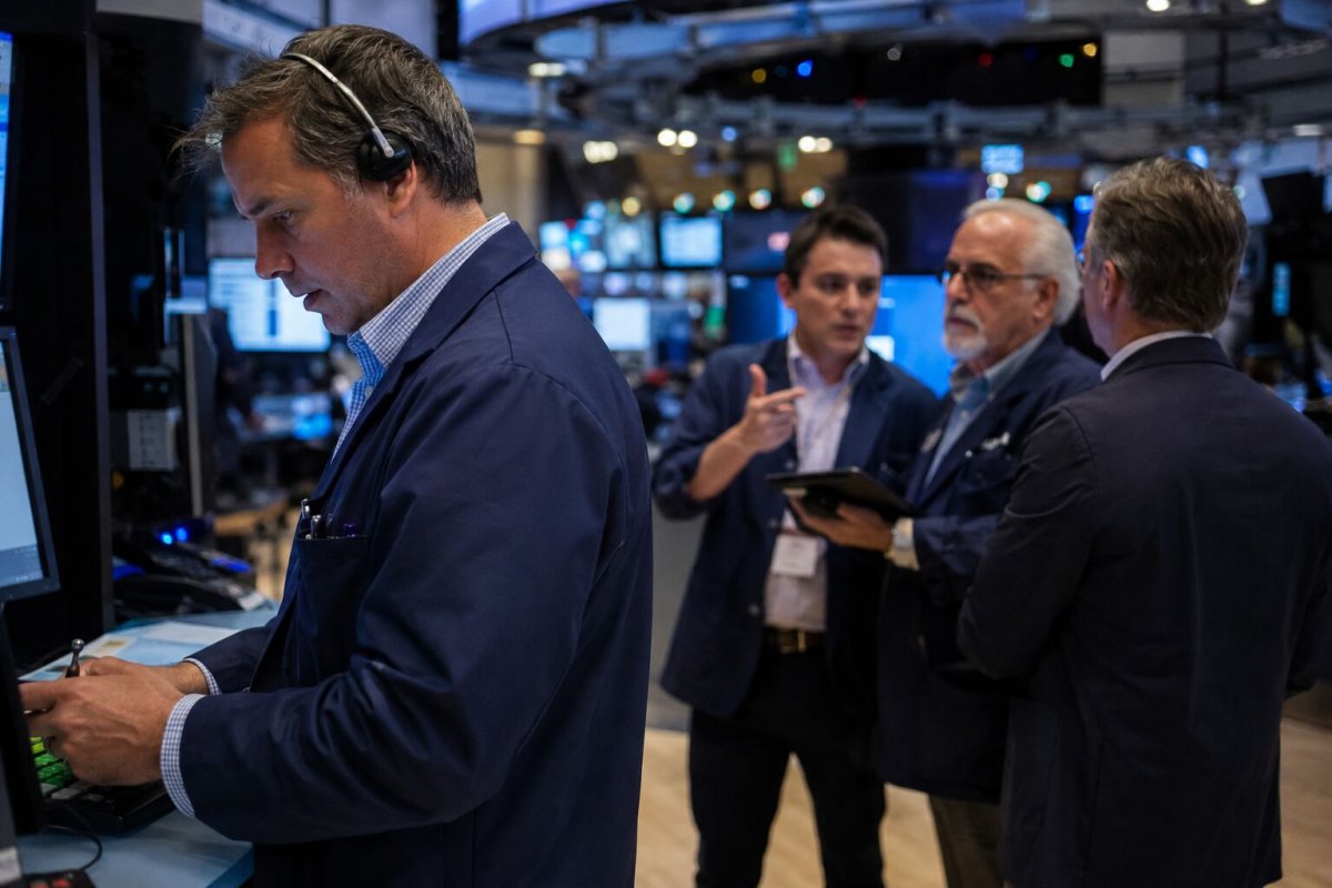 Tech Stocks Rally as Treasury Yields Ease, Offsetting Oil Spike