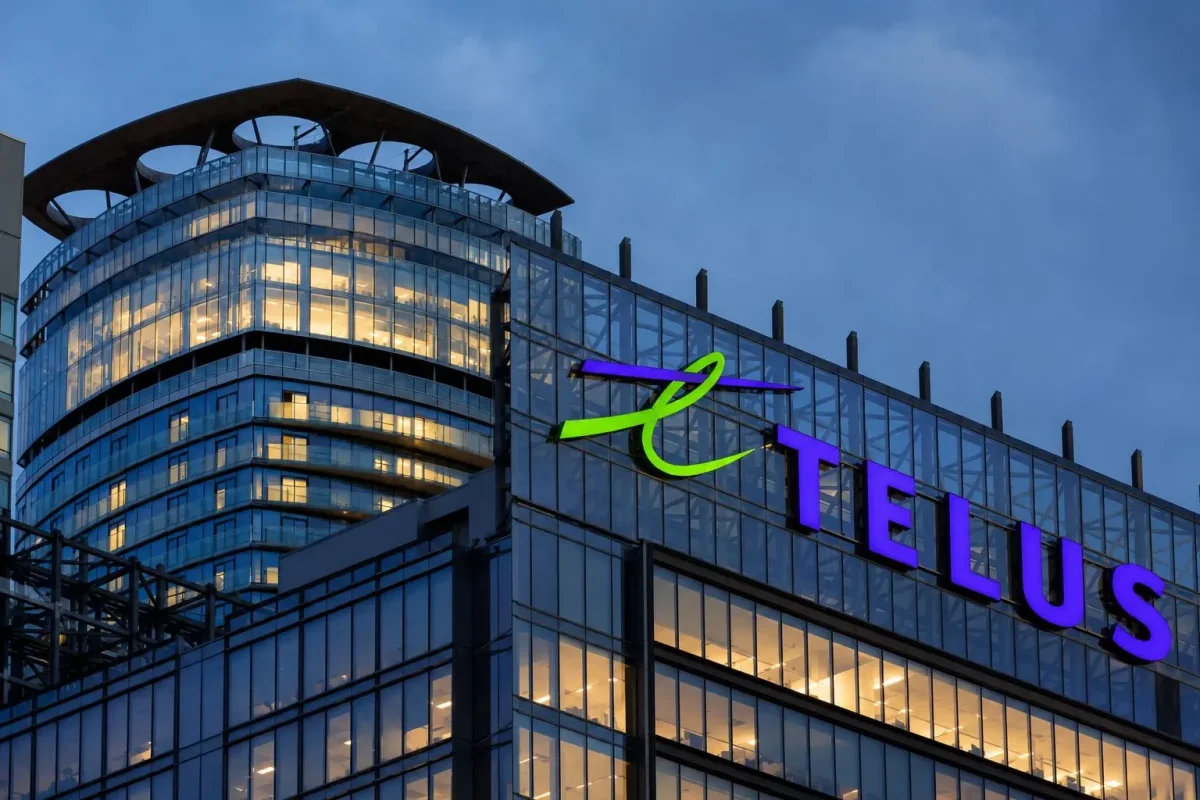 TELUS Stock Gains Amid Dividend Focus and Q1 Profit Decline