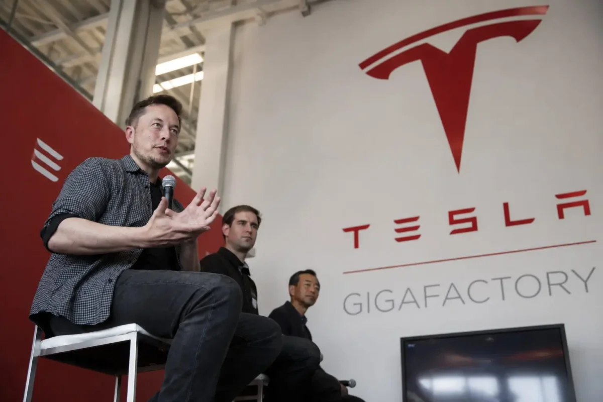 Tesla Plunges $214B on Spending Surge, Free Cash Flow Turns Negative