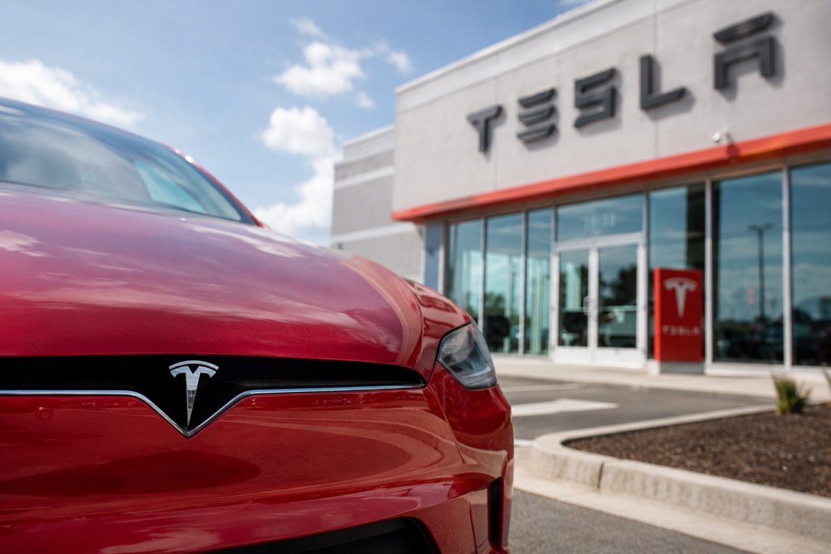 Tesla Retreats as China FSD Hopes, Robotaxi Woes, and Inflation Weigh