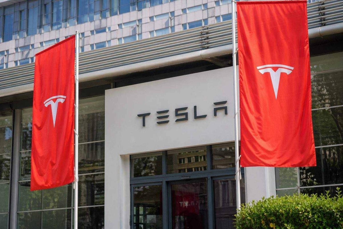Tesla's Cash Flow Triumph Outshines Revenue Shortfall in Q1