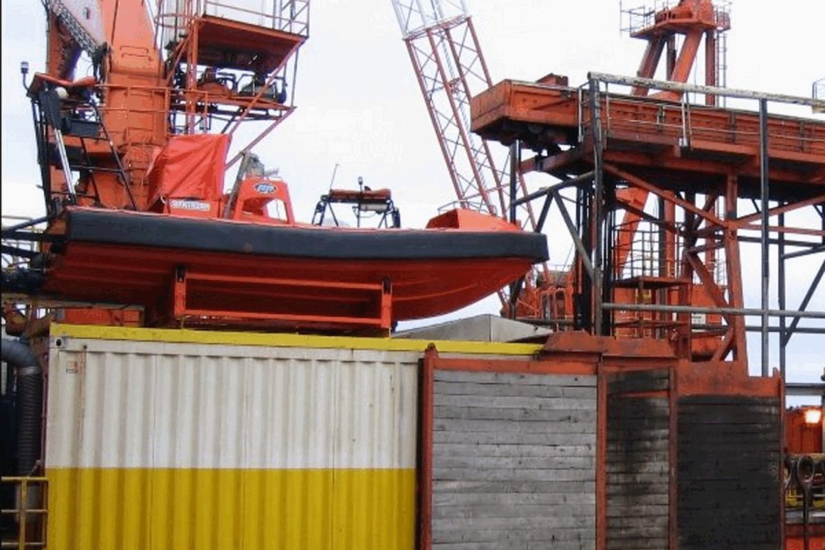 Transocean Stock Rises as Cash Flow Gains Amid Heavy Debt Load