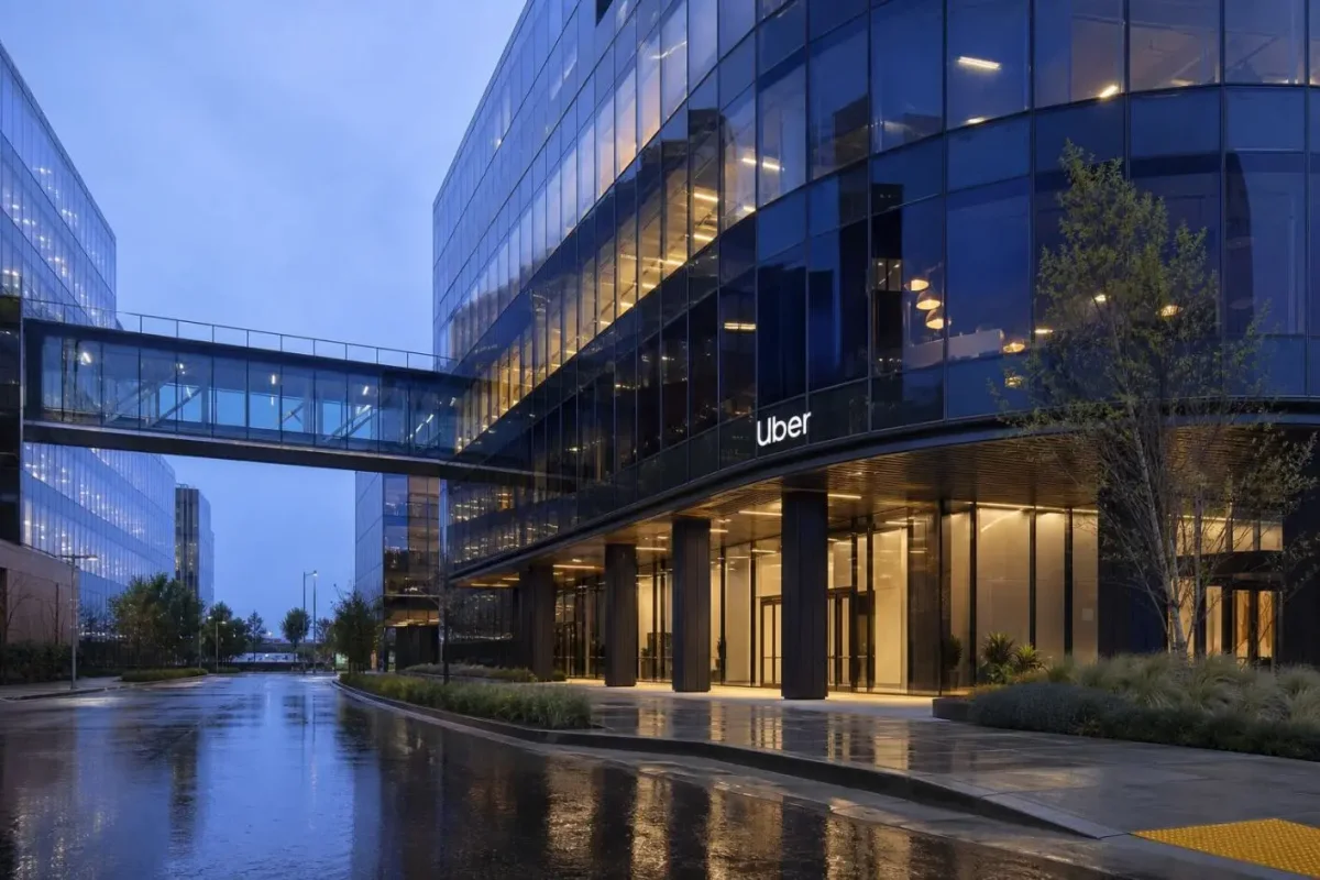 Uber's $10B AV Push Puts Cash Flow in Focus as Shares Hold Near $75
