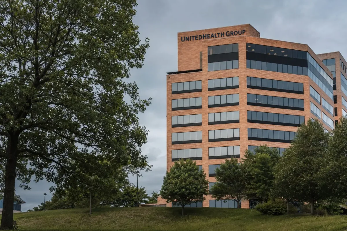 UnitedHealth Stock at $429: Earnings Test Looms as Investors Eye $25 EPS Target