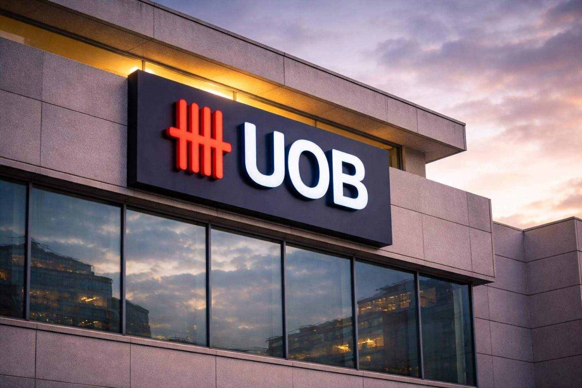 UOB Gains Ahead of Earnings as Singapore Banks Navigate Rate Outlook