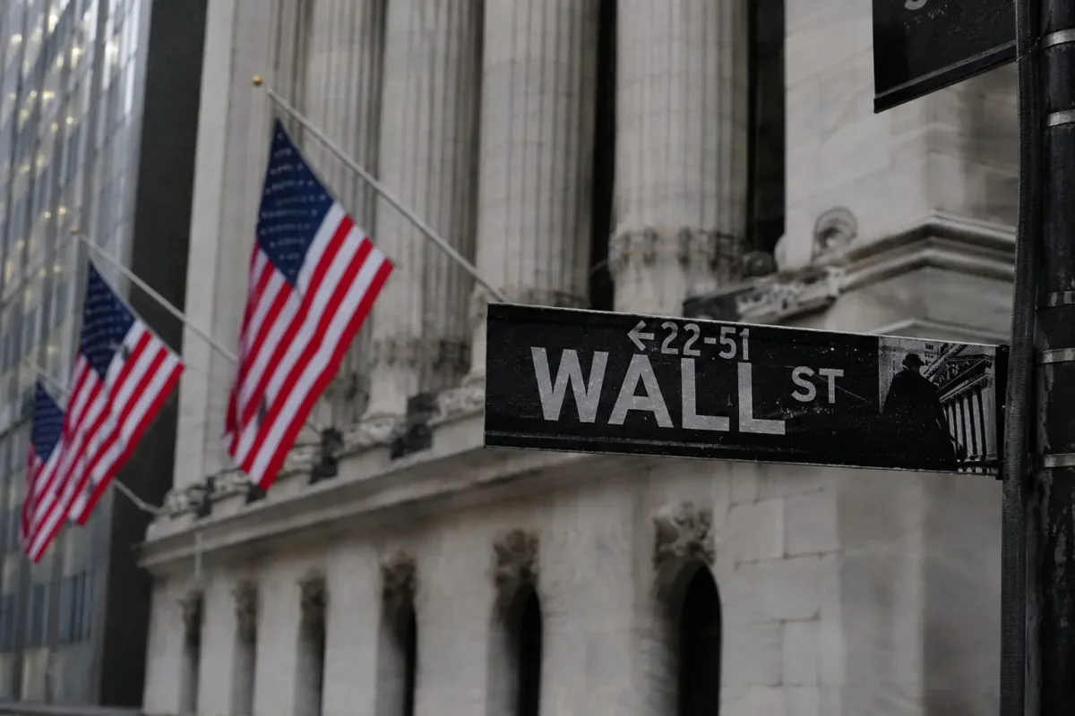 US Futures Mixed as Oil Surge, Fed Decision Loom; Tech Options Test $190B