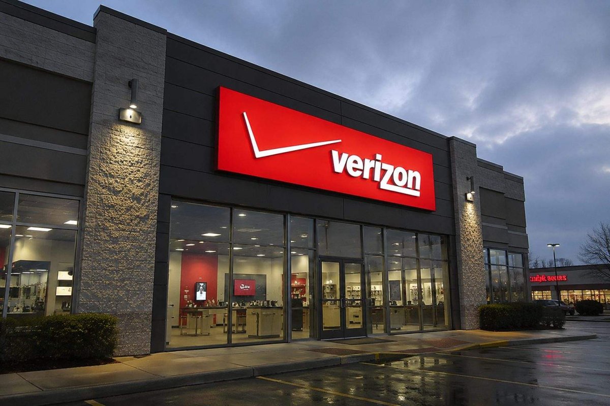 Verizon Shares Slide After Dow Exit and BT Joint Venture Charges