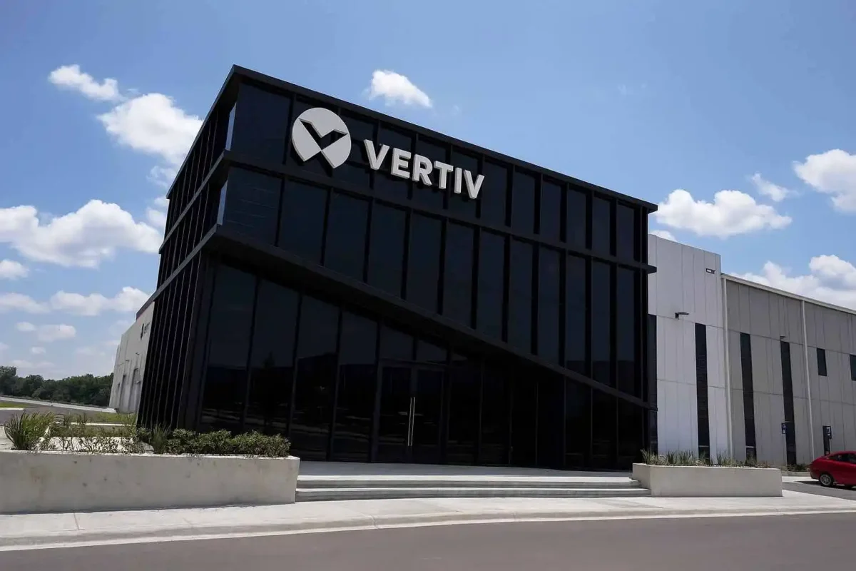 Vertiv Stock Drops 5% Ahead of S&P 500 Inclusion Amid Broad Market Selloff