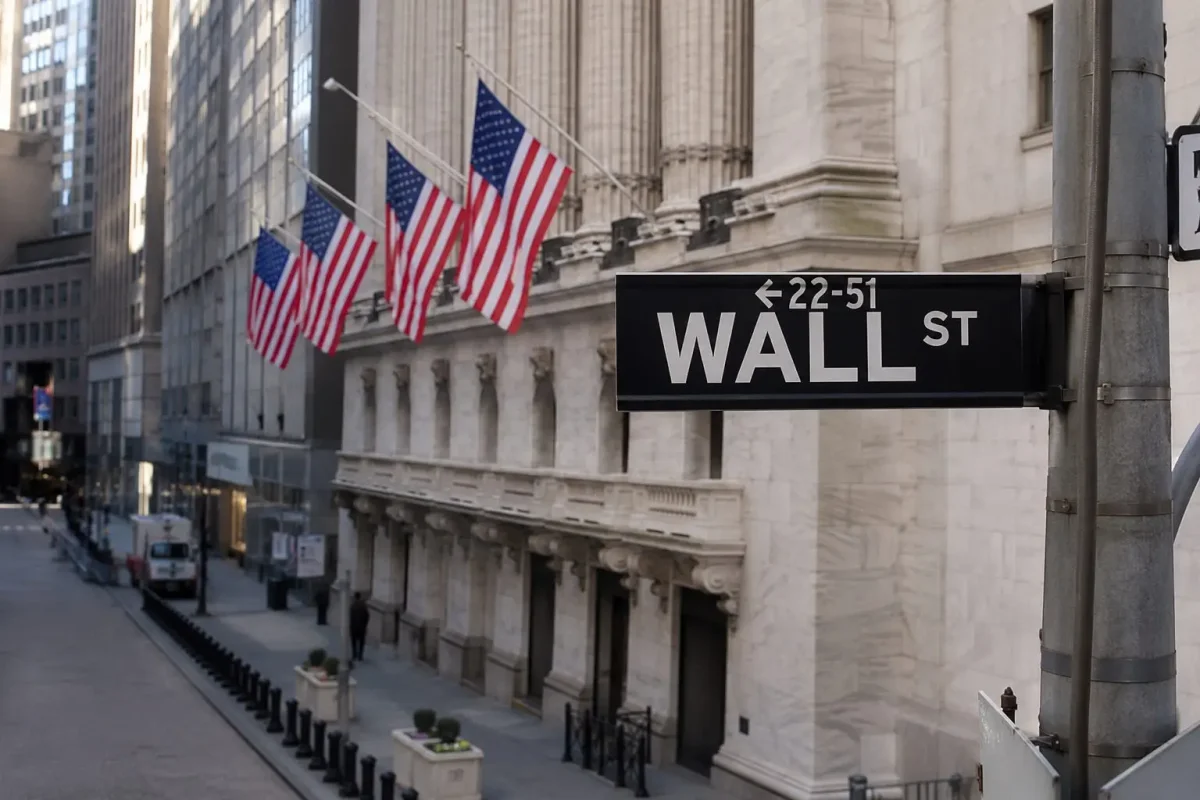 Wall Street Retreats as Oil Surge and Fed Jitters Rattle Markets