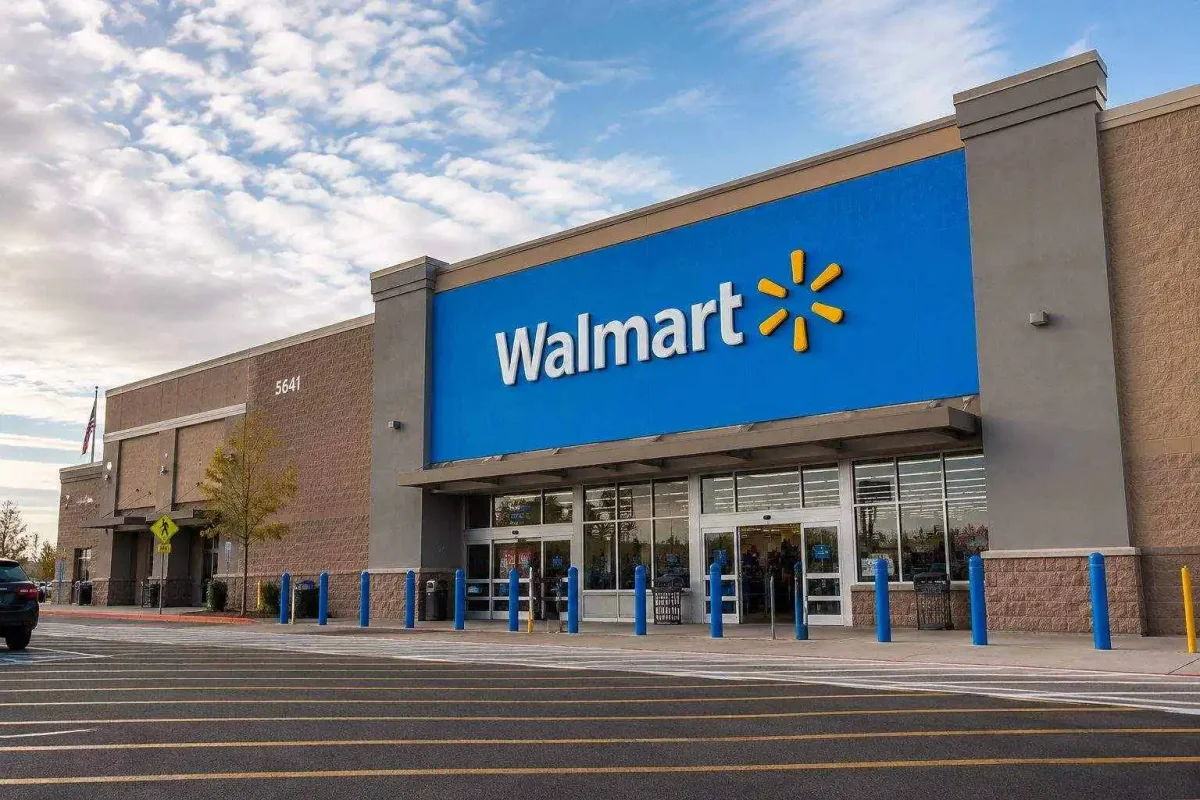 Walmart Maintains $140 Target Despite Consumer Caution