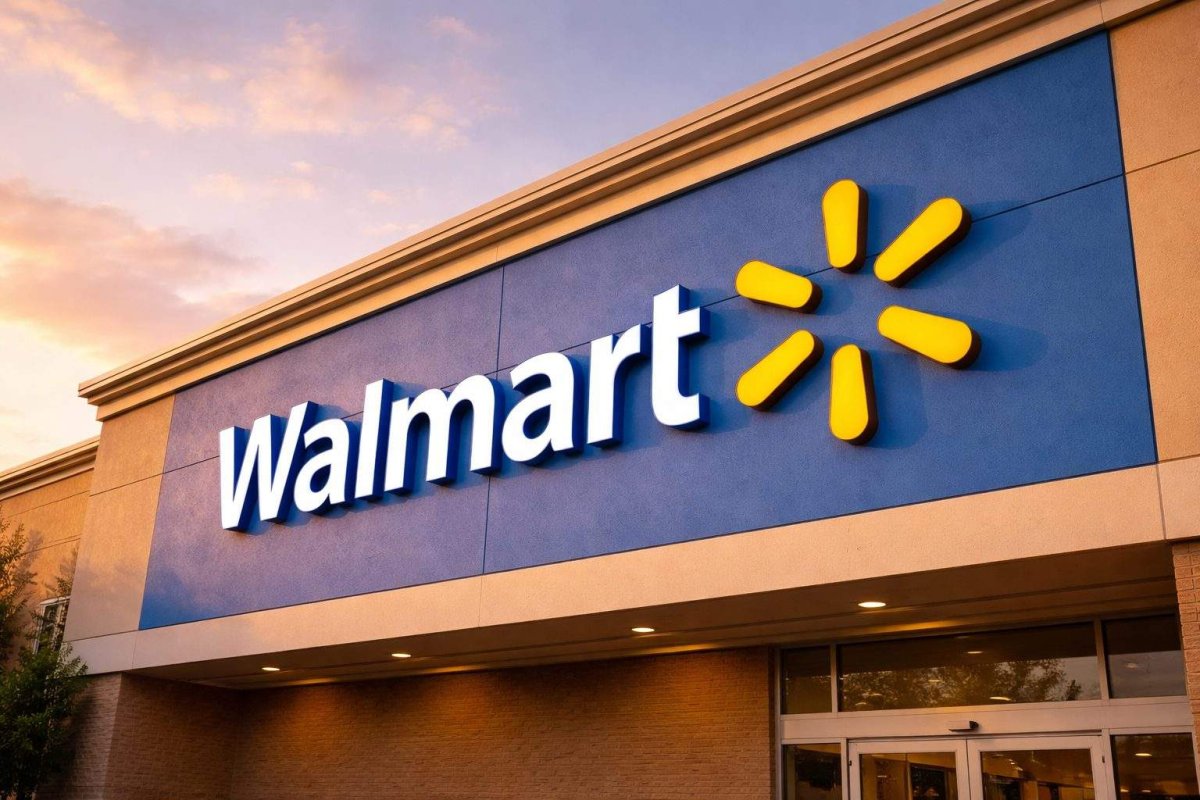 Walmart Shares Dip 1% Despite Analyst Target Hikes Ahead of Q4 Earnings