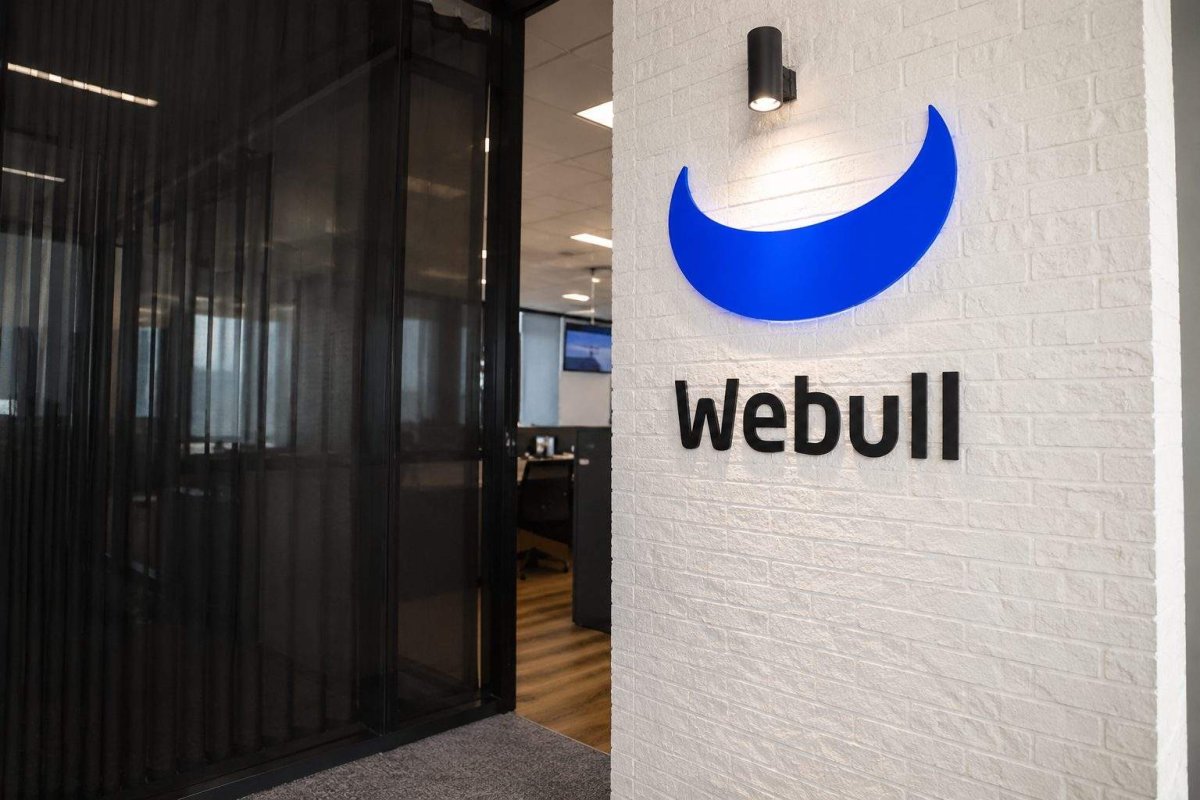 Webull Shares Drop 5.4% on Q1 Loss Despite 36% Revenue Surge, Rising Costs