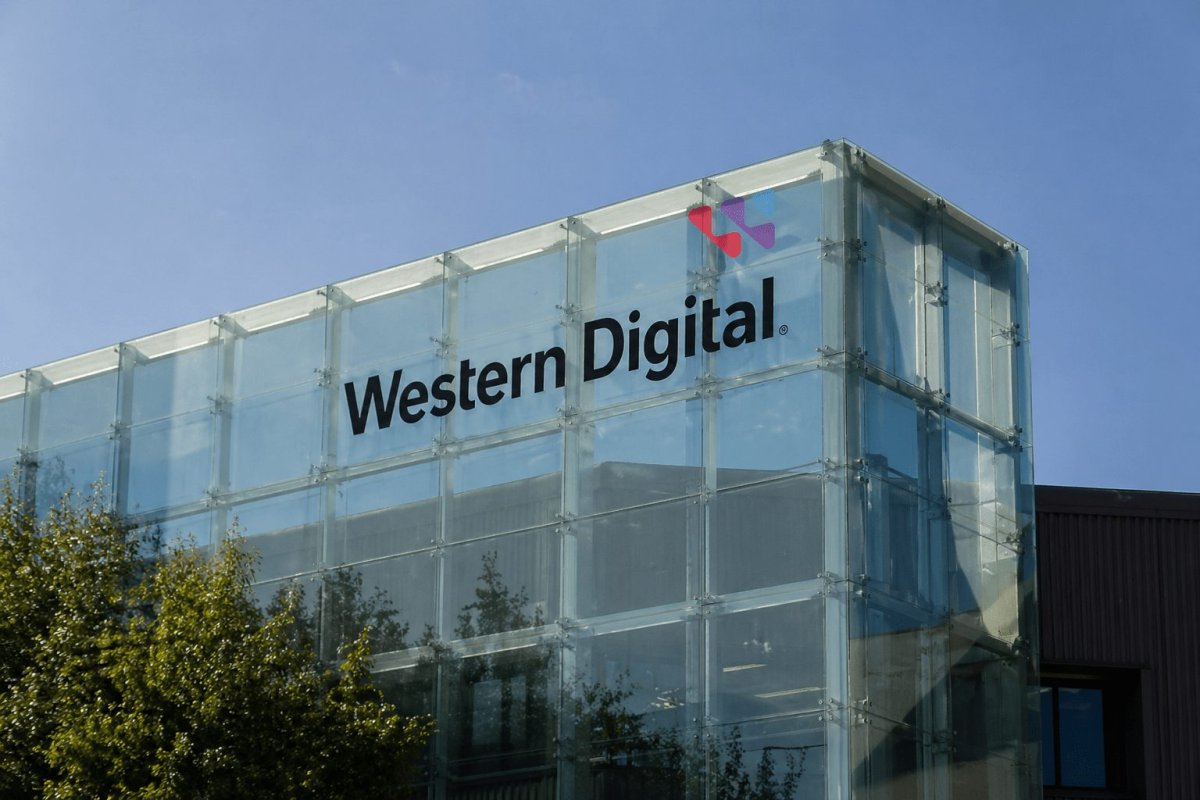 Western Digital Shares Climb on Seagate's Strong AI Storage Outlook