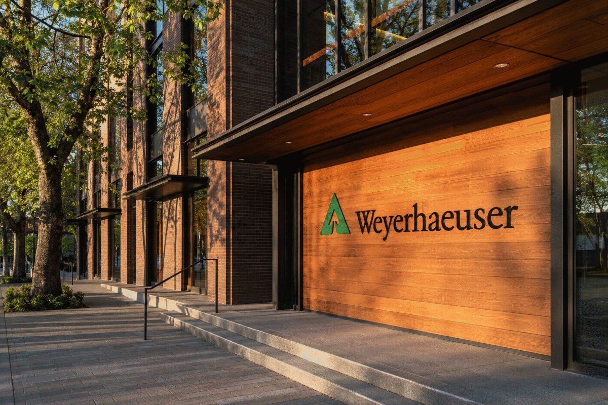 Weyerhaeuser Slides 2% as Federal Timber Plan Raises Supply Concerns