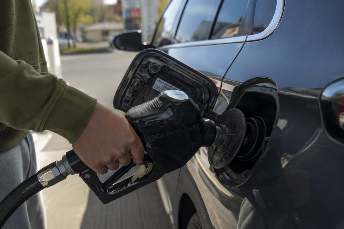 White House Weighs Federal Gas Tax Suspension as Pump Prices Soar Past $4.50