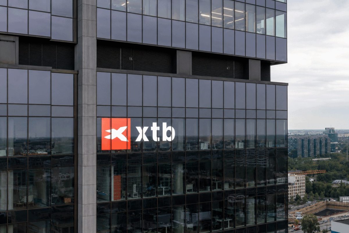 XTB Slips 1.6% on Regulatory Concerns, Lyon Deal Fails to Lift Shares