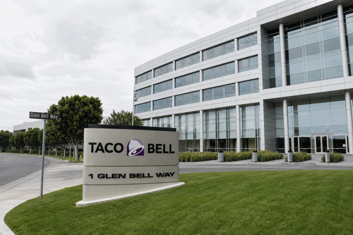 Yum Brands Tumbles 15% as Taco Bell Faces Post-Recall Demand Test