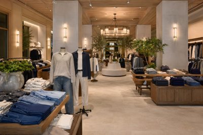 Abercrombie & Fitch Soars on Record Q2, Raised Guidance