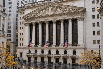 AI Hardware Rally Lifts Nasdaq, But Growth Stocks Split