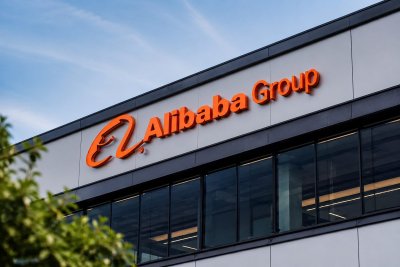 Alibaba Stock Plunges 4.4% on Anthropic's Massive AI Data Theft Allegations