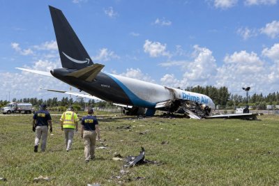 Amazon Air Miami Crash: NTSB Probe and Legal Risks Weigh on AMZN