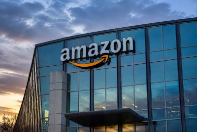 Amazon Drops Below Analyst Target Amid Cloud Selloff and EU Scrutiny