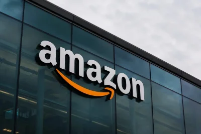 Amazon Edges Up as AWS Unveils $1B AI Projects for Clients and Intel