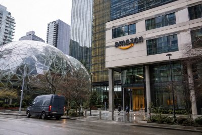 Amazon Soars 4% as AI Bets Trump Cash Flow Concerns