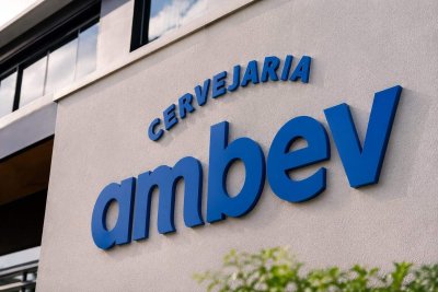 Ambev Shares Near 12-Month High as Beer Margins Remain Resilient