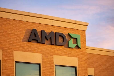 AMD Shares Drop Amid Tech Selloff as Geopolitical Tensions Weigh