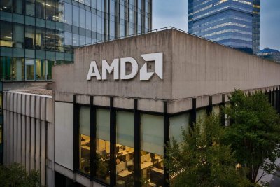 AMD Shares Tumble 5.3% on Valuation Worries, Despite Strong Chip Demand
