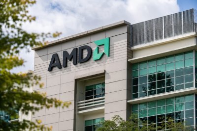 AMD Surges on AI Server Demand and Analyst Upgrades Ahead of Nvidia Results
