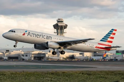 American Airlines Reduces Flights, Stock Falls on Fuel Cost Concerns