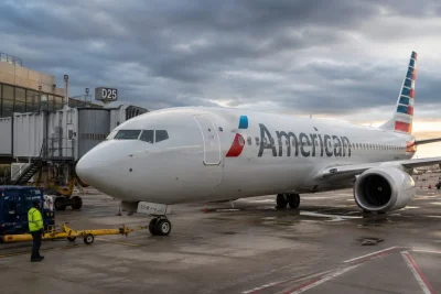 American Airlines Rises as Jet Fuel Costs Plunge Below Forecast