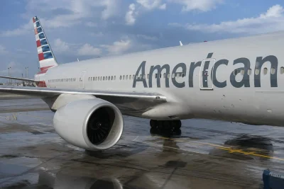 American Airlines Rises as Oil Slide Eases Cost Worries