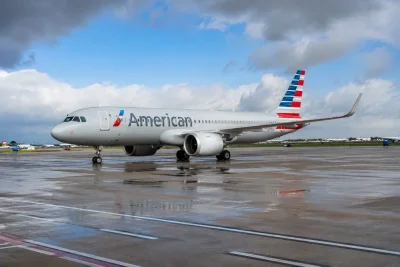 American Airlines Shares Edge Up as Fuel Costs Soar and Merger Hopes Fade