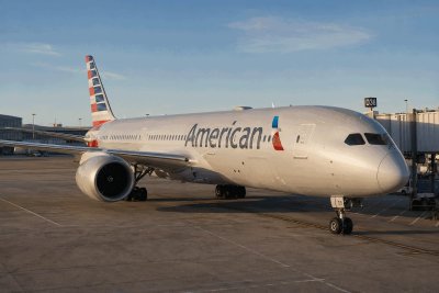 American Airlines Sinks on Fuel Price Leverage Despite Jet Fuel Drop