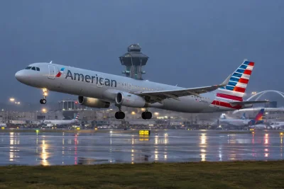 American Airlines Slides as Fuel Costs Devour Revenue Gains