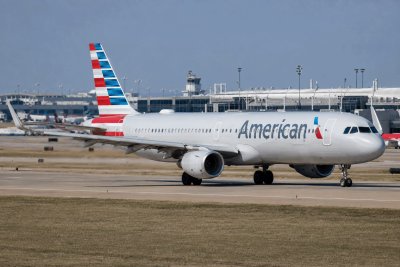 American Airlines Stock Slides on Fuel Costs Despite Record Q2 Revenue